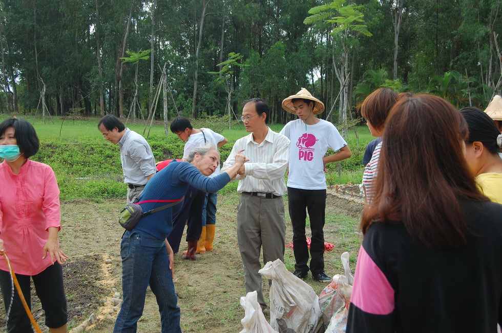 Talk and edible landscape design and Nanhua University DSC_7490