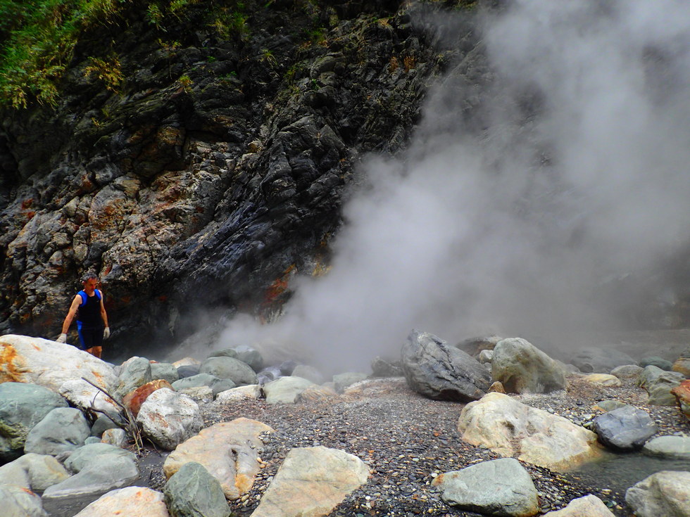 Lulu hot springs 轆轆溫泉 P4150174