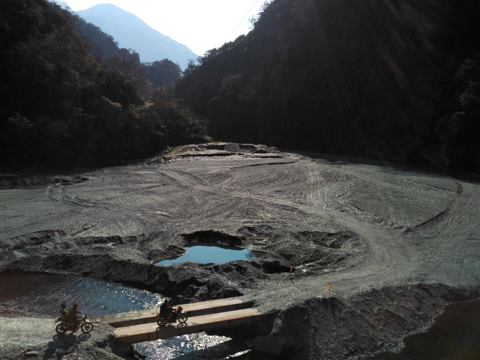 Danda stream 丹大溪 Hot springs survey P_20190228_092422