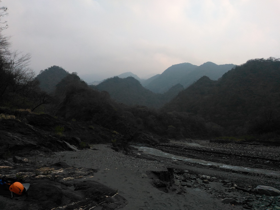 Danda stream 丹大溪 Hot springs survey P_20190301_172432