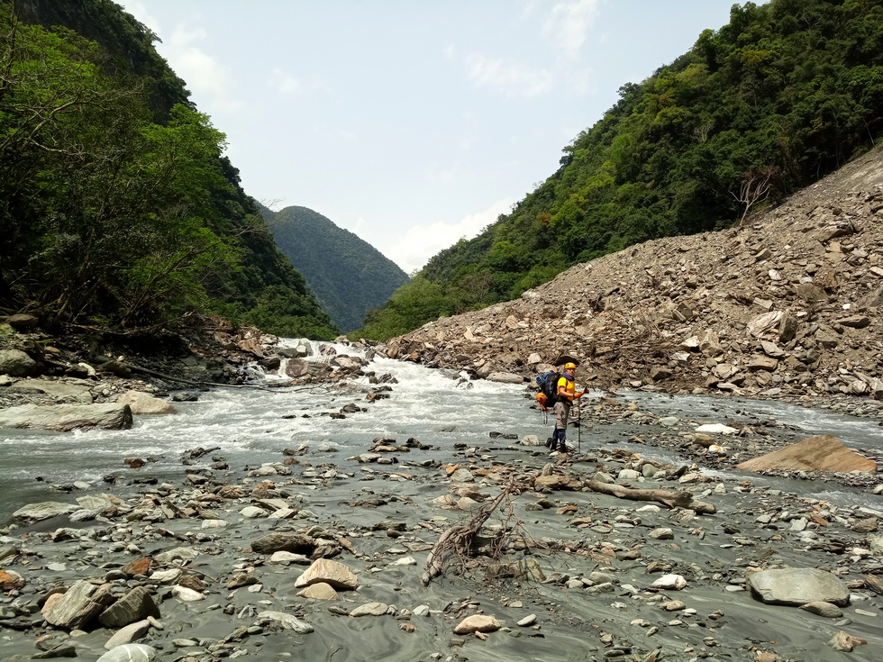 Heping river 和平溪 to Mohen hot springs 莫很溫泉 IMG_20190404_120200_4