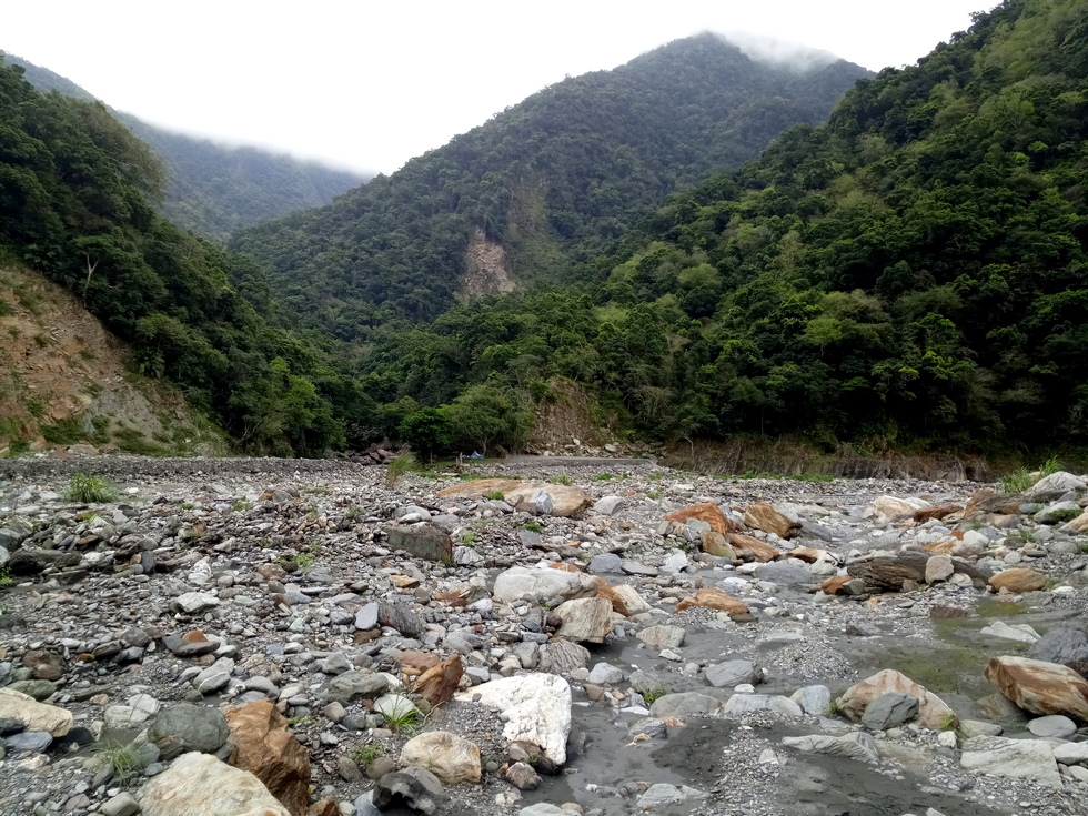 Heping river 和平溪 to Mohen hot springs 莫很溫泉 IMG_20190404_145613_4