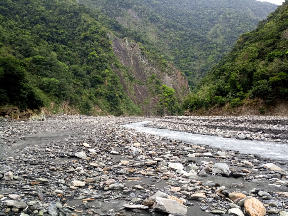 Heping river 和平溪 to Mohen hot springs 莫很溫泉 IMG_20190404_152238_2