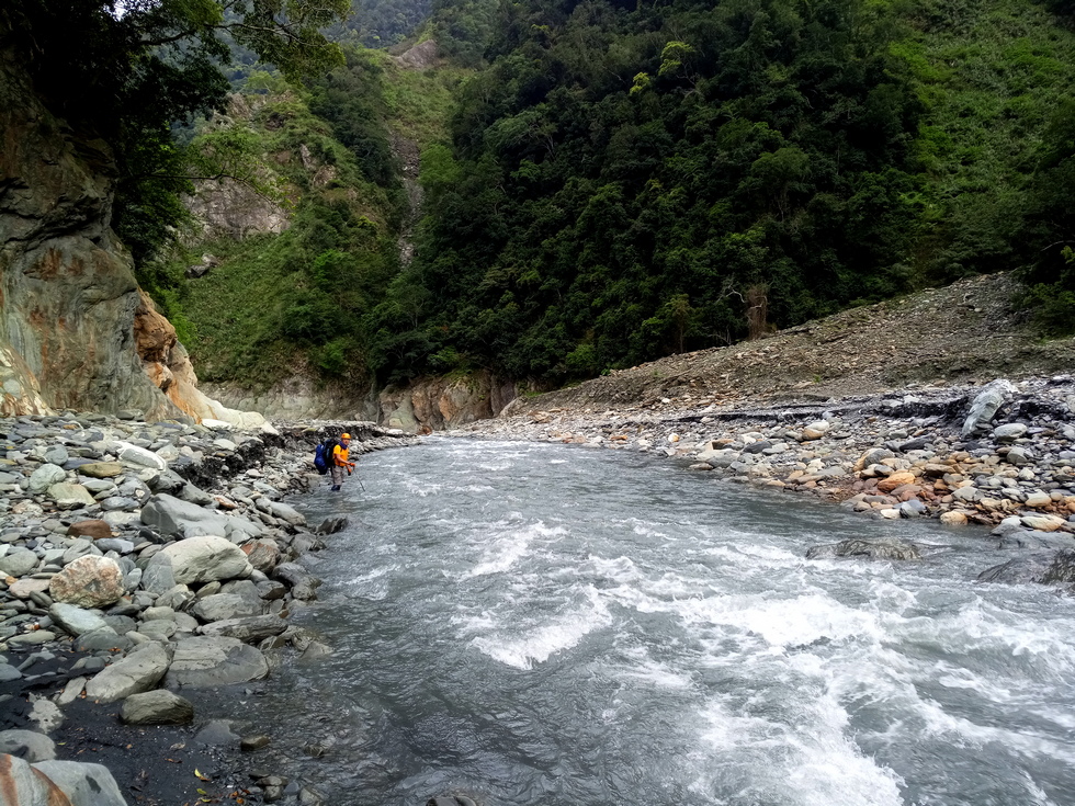 Heping river 和平溪 to Mohen hot springs 莫很溫泉 IMG_20190404_161809_3