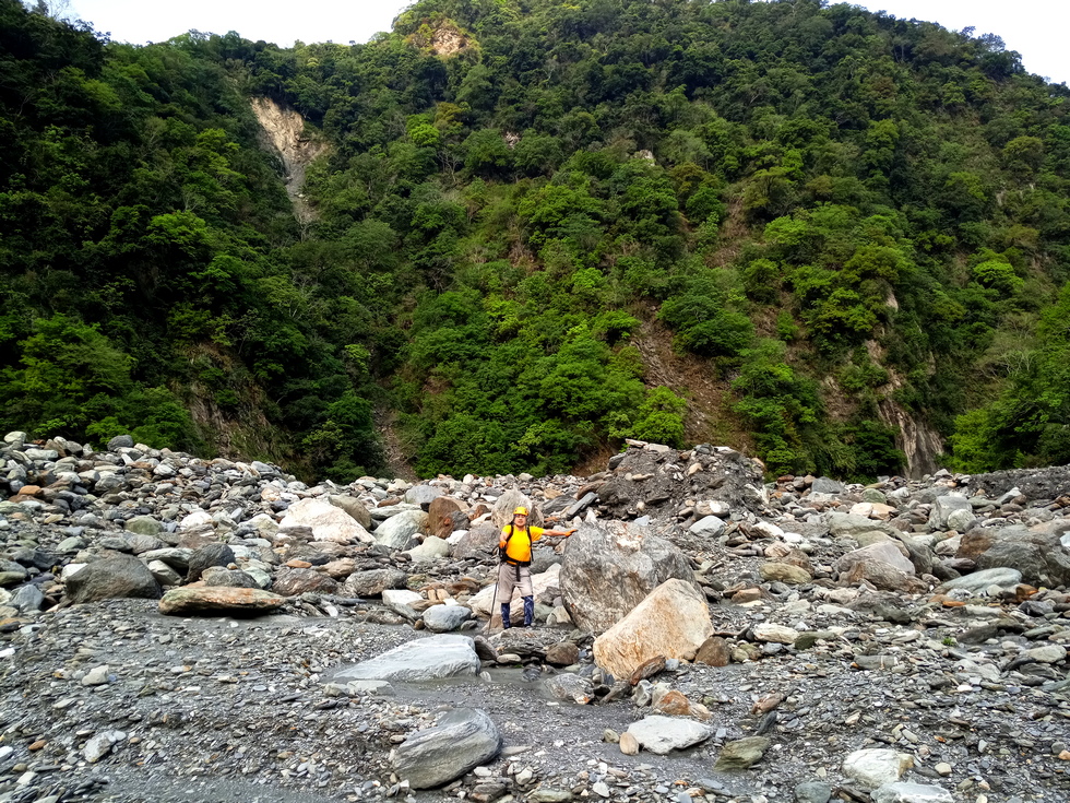 Heping river 和平溪 to Mohen hot springs 莫很溫泉 IMG_20190405_081734_8