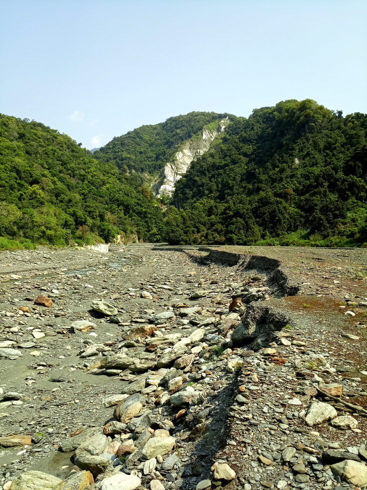 Heping river 和平溪 to Mohen hot springs 莫很溫泉 IMG_20190405_093814_5