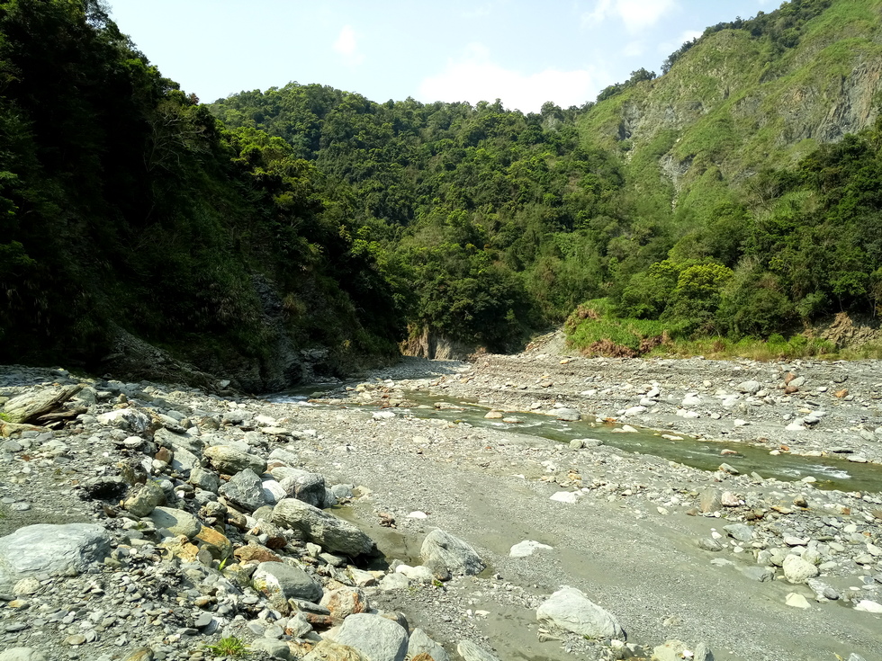 Heping river 和平溪 to Mohen hot springs 莫很溫泉 IMG_20190405_093820_2