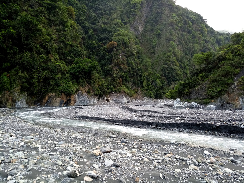 Heping river 和平溪 to Mohen hot springs 莫很溫泉 IMG_20190406_055546_9